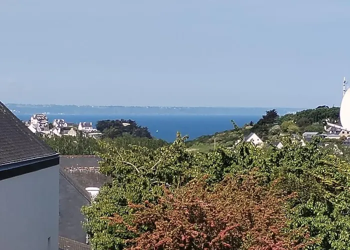 Appartement Neuf Classe, Balcon Et Petite Vue Mer